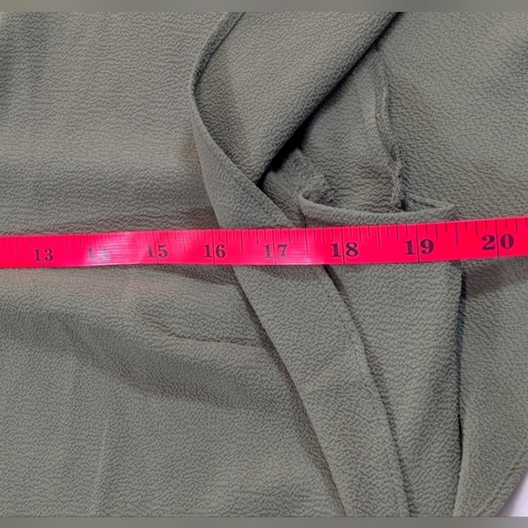 Michael Michael Kors Olive Green Ruffle/Flutter Sleeve Gold Zip Top Size Medium - Picture 9 of 12